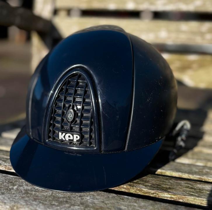 Mooie blauwe KEP Italia, Dieren en Toebehoren, Paardrijkleding, Gebruikt, Dames, Cap, Springen, Ophalen of Verzenden