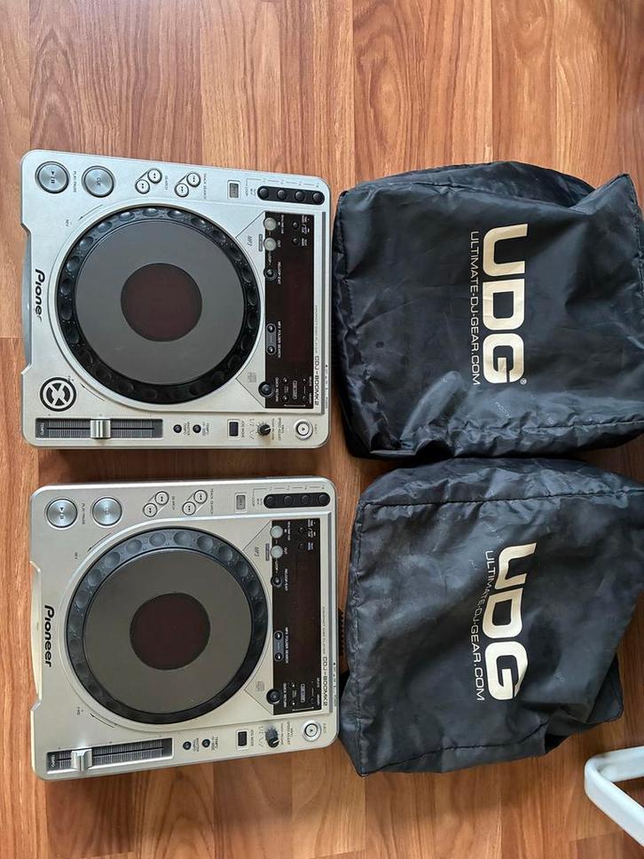 Pioneer CDJ 800 MKII met UDG Hoezen, Muziek en Instrumenten, Dj-sets en Draaitafels, Gebruikt, Draaitafel, Pioneer, Ophalen