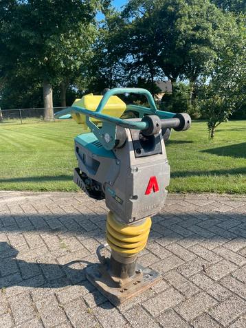 Stamper ammann trilplaat ATR 68 zeer nette beschikbaar voor biedingen