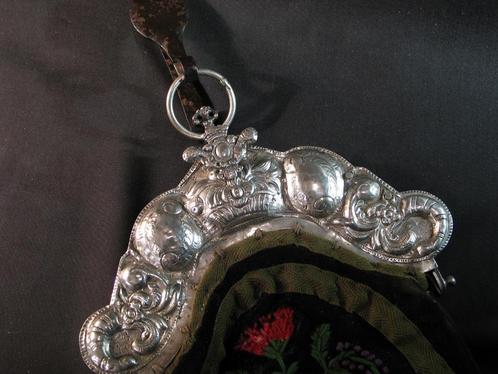Beugeltas tas volkskunst antiek zilver A.Sweering 1864. 2091, Antiek en Kunst, Antiek | Goud en Zilver, Zilver, Ophalen of Verzenden
