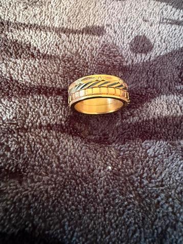 Ixxxi ring maat 18 beschikbaar voor biedingen