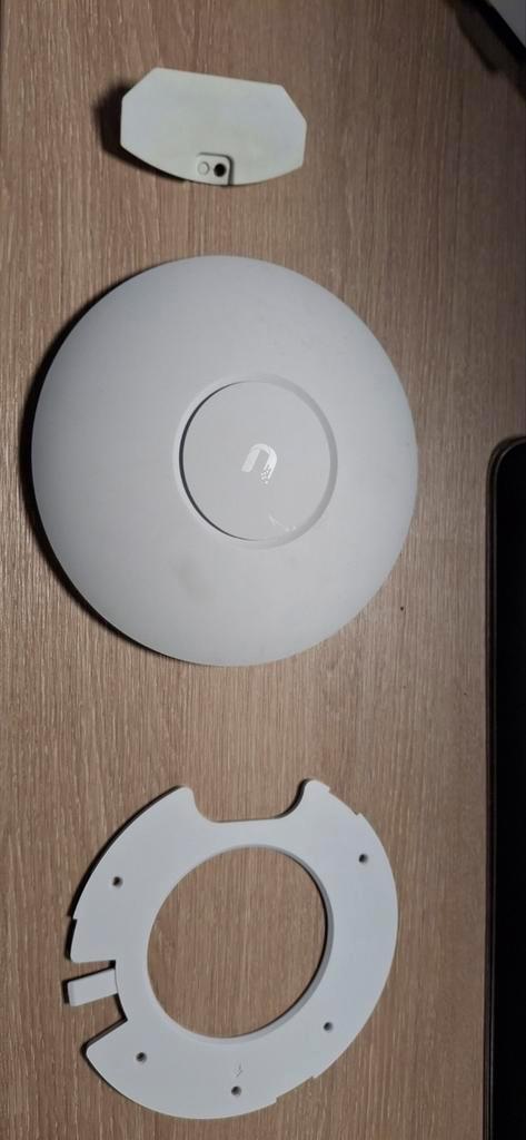 Unify UAP-AC-Pro acces point, Computers en Software, Accesspoints, Gebruikt, Ophalen of Verzenden