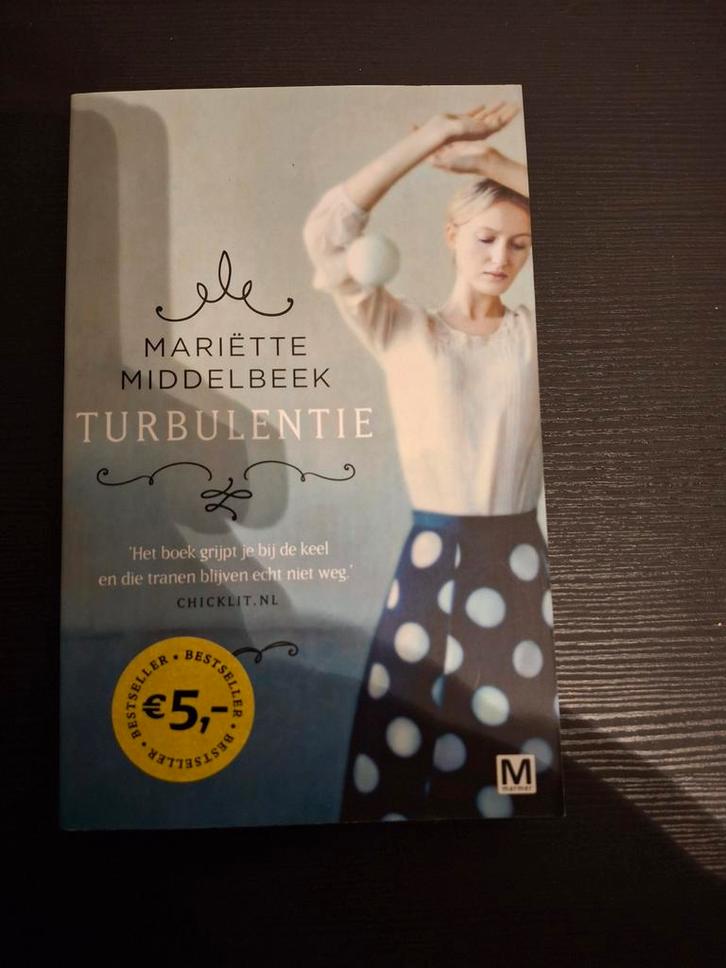 Turbulentie - Mariëtte Middelbeek, Boeken, Chicklit, Zo goed als nieuw, Ophalen of Verzenden