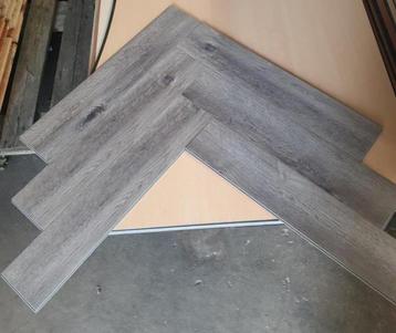 24,95 m2 Klik PVC Lamett Yukon Smoked Grey YUK HB-2630-1B. beschikbaar voor biedingen