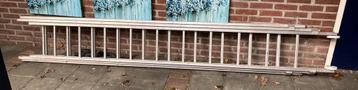 Ladder 3 delig beschikbaar voor biedingen