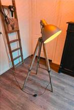 Industriële driepoot lamp - Hout & Metaal, Ophalen, 100 tot 150 cm, Zo goed als nieuw, Industrieel