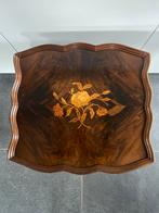 Antieke bijzettafel met bloemmotief, Antiek en Kunst, Antiek | Meubels | Tafels, Ophalen of Verzenden