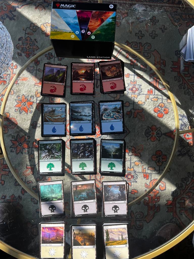 225 nieuwe MTG mana kaartjes serie tarkit dragonstorm, Hobby en Vrije tijd, Verzamelkaartspellen | Magic the Gathering, Ophalen of Verzenden