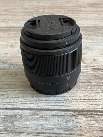 Lumix 25mm f/1.7 Lens beschikbaar voor biedingen