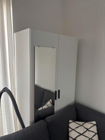 Witte kledingkast, twee deuren met spiegel (200x98,5x50 cm) beschikbaar voor biedingen