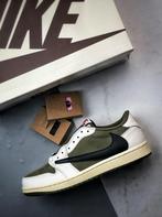 Travis Scott x Air Jordan 1 Low OG, Kleding | Heren, Schoenen, Verzenden, Nike, Nieuw, Sneakers of Gympen