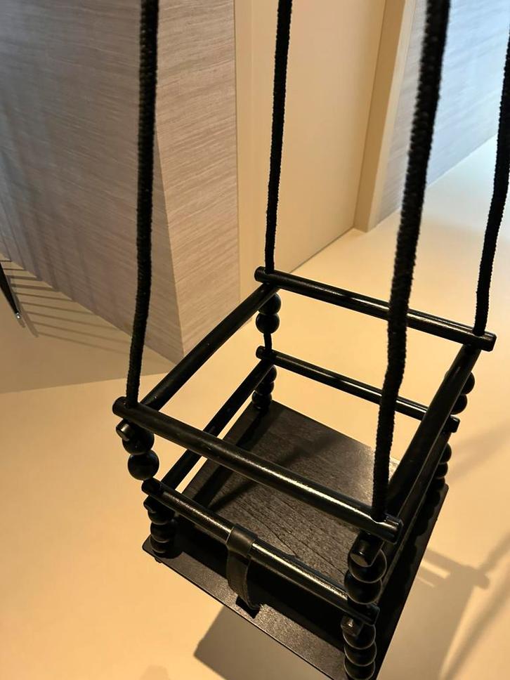 Zwarte schommel – zo goed als nieuw | binnen & buiten, Kinderen en Baby's, Speelgoed | Buiten | Speeltoestellen, Zo goed als nieuw