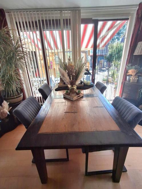 Koloniale eetkamertafel! Meeneemprijs € 25!, Huis en Inrichting, Tafels | Eettafels, Zo goed als nieuw, 50 tot 100 cm, 150 tot 200 cm