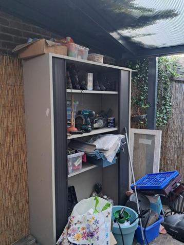 kast buiten beschikbaar voor biedingen