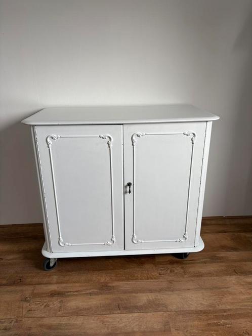 Brocant landelijk kastje, Huis en Inrichting, Kasten | Dressoirs, Gebruikt, 50 tot 100 cm, 25 tot 50 cm, Ophalen of Verzenden