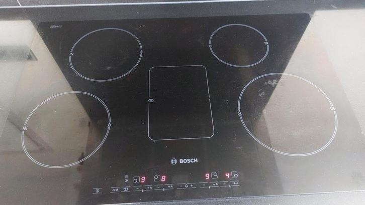 Bosch Inductiekookplaat - rechter deel werkt, links niet, Witgoed en Apparatuur, Kookplaten, Gebruikt, Inbouw, Inductie, 4 kookzones