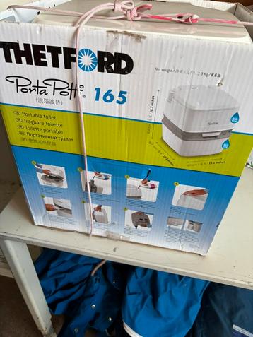 Meeneem toilet van Thetford beschikbaar voor biedingen