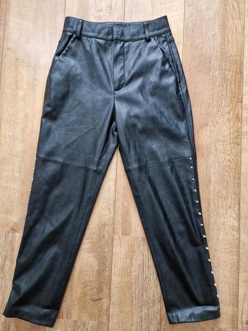 Leren broek Nikki 32, Kleding | Dames, Broeken en Pantalons, Zo goed als nieuw, Maat 34 (XS) of kleiner, Zwart, Driekwart, Ophalen of Verzenden