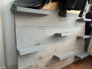 Mooie Massief Houten Wandplank beschikbaar voor biedingen