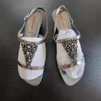 Sandalen zilvergrijs maat 41, Kleding | Dames, Schoenen, Ophalen of Verzenden, Zo goed als nieuw, Sandalen of Muiltjes