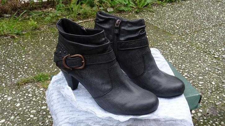 Leren enkel laarsjes ESPRIT 40 NIEUW !!!, Kleding | Dames, Schoenen, Nieuw, Lage of Enkellaarzen, Zwart, Ophalen of Verzenden
