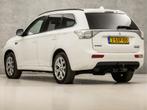 Mitsubishi Outlander 2.0 PHEV Deluxe 203Pk Automaat (SCHUIFD, Zwart, 4 cilinders, Wit, Bedrijf