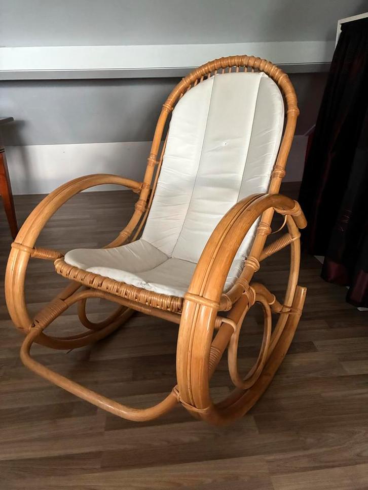 Houten Schommelstoel met Wit Leren Kussen, Huis en Inrichting, Stoelen, Eén, Ophalen