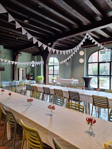 4 zeer grote witte tafelkleden voor bruiloft of ander feest. beschikbaar voor biedingen