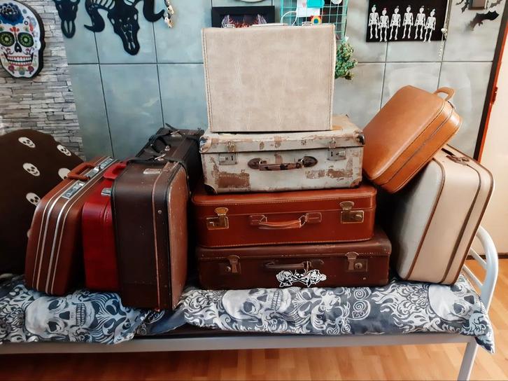 9 Vintage Koffers - Decoratief & Functioneel, Antiek en Kunst, Antiek | Overige Antiek, Ophalen