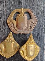 Oud model Baretembleem Infanterie met 2 Schouderemblemen, Ophalen of Verzenden