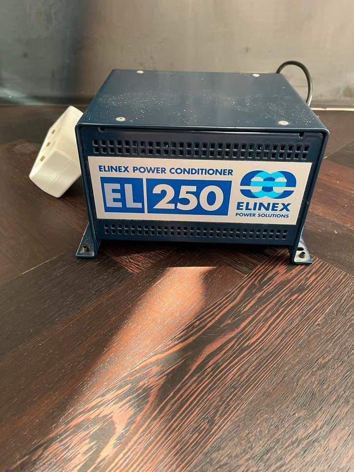 Elinex Power Conditioner - Netwerkvervuiling Oplossing, Computers en Software, Noodvoedingen (UPS), Gebruikt, Ophalen of Verzenden