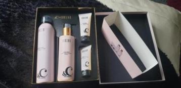 Te koop cadeaupakket Janzen vanilla peach & Happines  beschikbaar voor biedingen