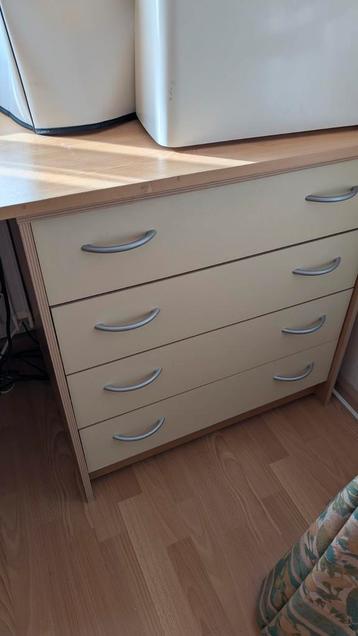 5 ladekasten met 4 lades. Ikea. 75 cm hoog 71 breed 40 diep