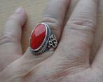 zilveren ring met mooie rode steen [450], 18 tot 19, Verzenden, Zo goed als nieuw, Dame