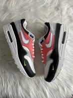 Nieuwe Nike Air Max 1 Recyled - maat eu 43 zwart blauw rood, Kleding | Heren, Schoenen, Overige kleuren, Nike, Nieuw, Ophalen of Verzenden