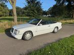 Mercedes-Benz (W124) Cabrio 300 CE-24, Auto's, Achterwielaandrijving, Gebruikt, Zwart, Cabriolet