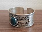 Vintage artisan Nepal zilver armband met groene steen, Ophalen of Verzenden, Zilver, Armband