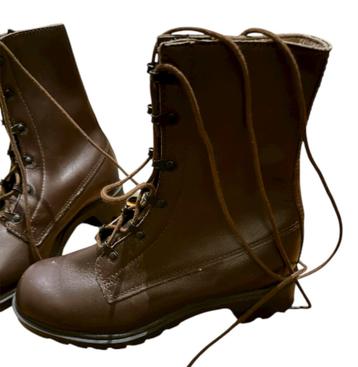 Militaire Laarzen Maat 40B - Jaren 80 beschikbaar voor biedingen