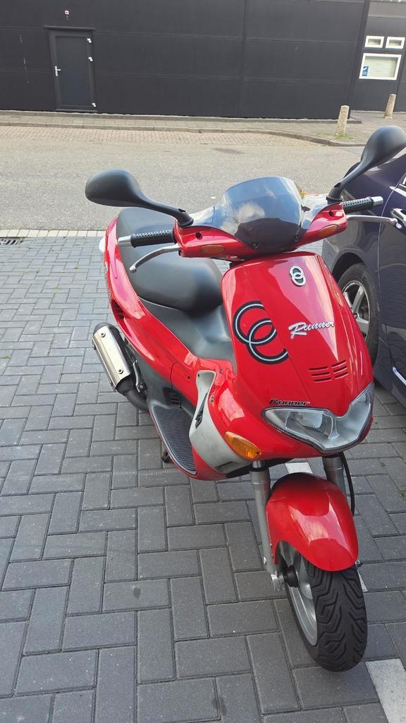 Gilera runner a1, Fietsen en Brommers, Scooters | Piaggio, Zo goed als nieuw, Overige modellen, Ophalen