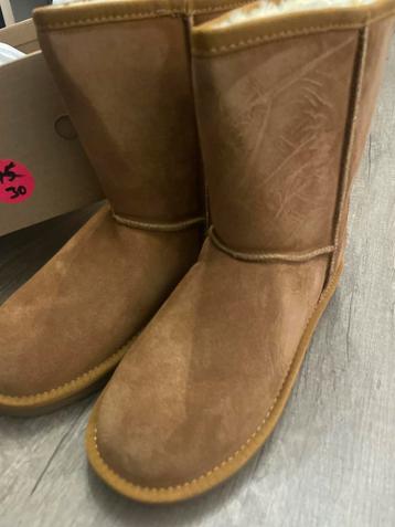 Nieuwe dameslaarzen maat 37 - UGG stijl - Kameelkleur beschikbaar voor biedingen