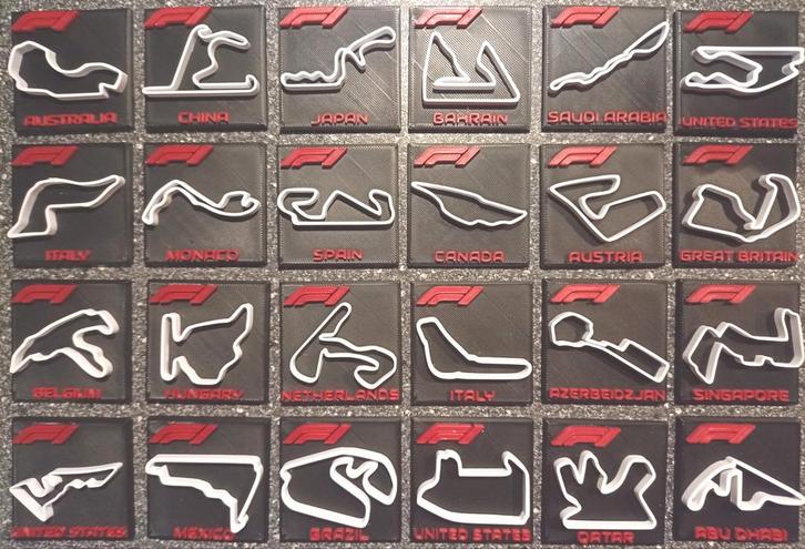Alle 24 x F1 miniatuur circuits van 2025. 5 x 5 cm, Verzamelen, Merken en Reclamevoorwerpen, Nieuw, Ophalen of Verzenden