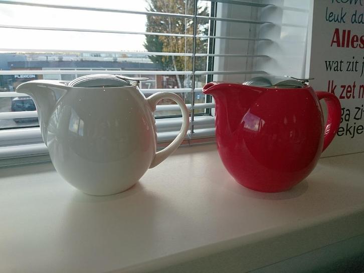 Theepot Saara cha cult, Huis en Inrichting, Keuken | Servies, Nieuw, Overige typen, Overige stijlen, Porselein, Ophalen of Verzenden