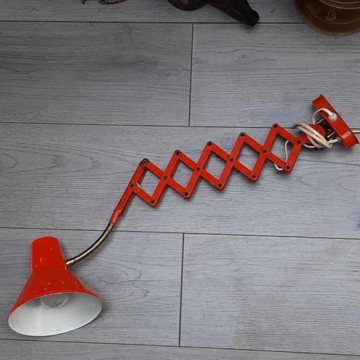 Vintage metalen wandlamp / schaarlamp Hala oranje, Huis en Inrichting, Lampen | Wandlampen, Gebruikt, Metaal, Ophalen