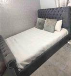 Elegante Bedframe met Knopen – Beschikbaar in Meerdere Maten, Verzenden, Nieuw, Tweepersoons