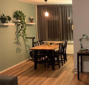 Robuuste ikea skogsta eettafel beschikbaar voor biedingen