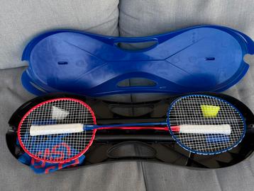 Badmintonset met net in handige opbergkoffer beschikbaar voor biedingen