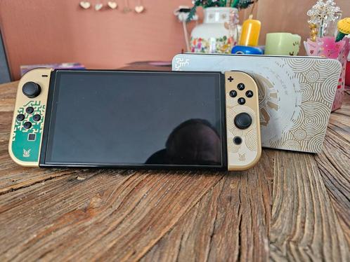 Nintendo Switch Oled Zelda editie met Pro controller, Spelcomputers en Games, Spelcomputers | Nintendo Switch, Zo goed als nieuw