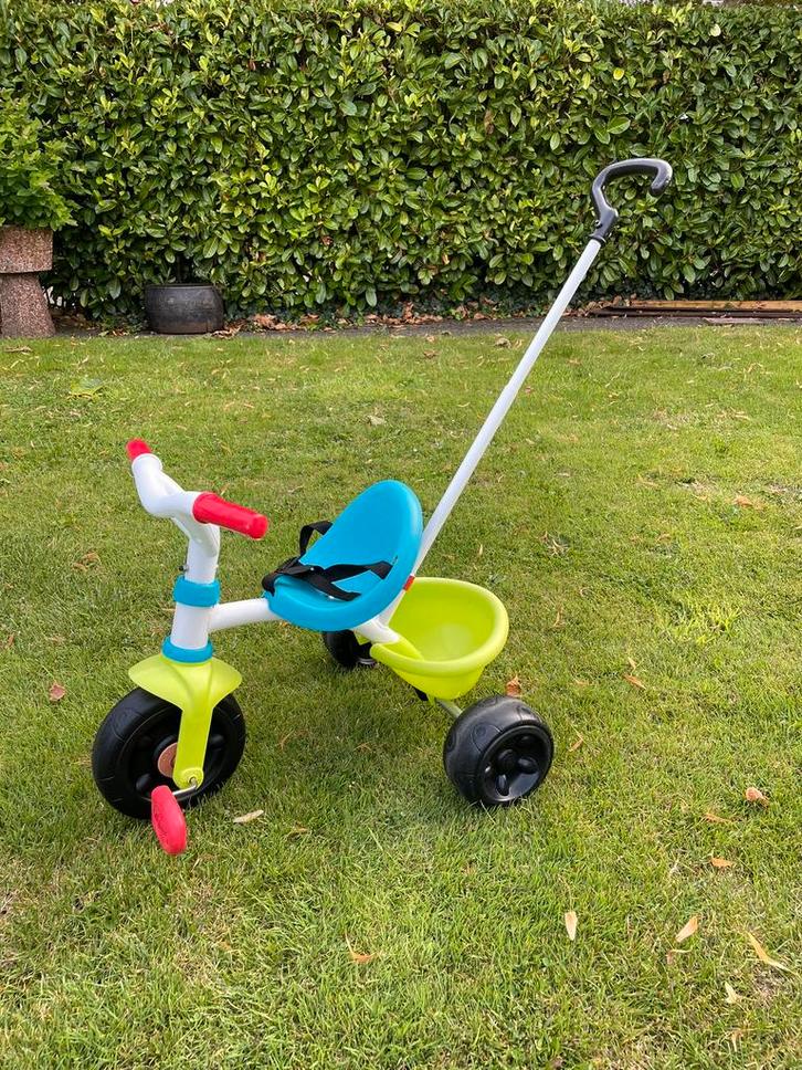 Smoby driewieler, duwstang,  riemtje en verstelbaar zadel, Fietsen en Brommers, Fietsen | Driewielers, Zo goed als nieuw, Duwstang