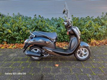 Sym Mio 2010 1e eigenaar 2 sleutels altijd binnen gestaan  beschikbaar voor biedingen