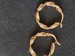 Mooie bewerkte wokkels 14 kr gekeurd 585  4 gram als nieuw, Hangers, Ophalen of Verzenden, Zo goed als nieuw, Goud